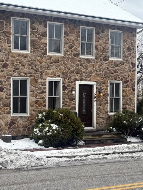 Building Photo - "Charming 4-Bedroom Home on Linglestown Rd – Your Harrisburg Haven Awaits!"