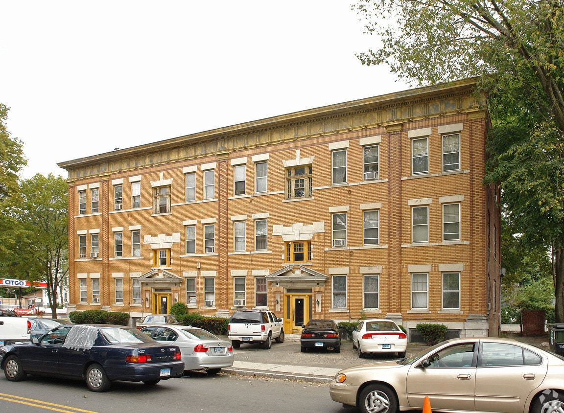 8890 Sisson Ave, Hartford, CT 06106 Apartments in Hartford, CT