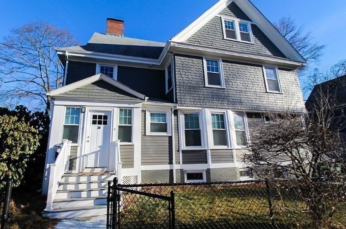 Primary Photo - 30 Holton St