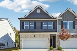 Building Photo - 4655 Fullerton Dr