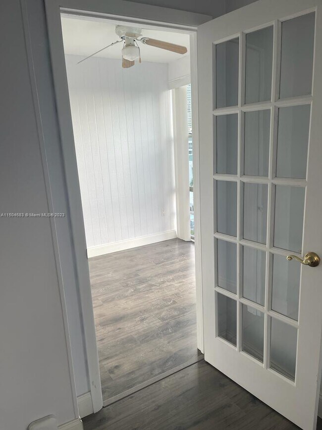 Foto del edificio - 17570 Atlantic Blvd