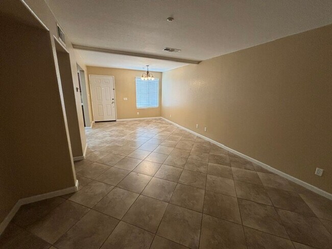 Foto del edificio - 642 Brewer Rd