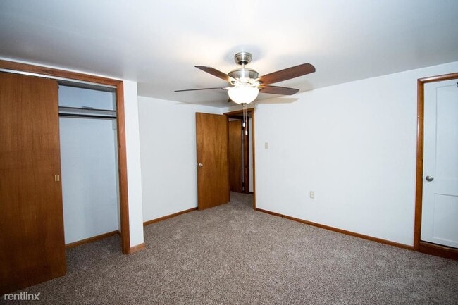 Building Photo - 2 br, 1 bath Townhome - 4459 4th St