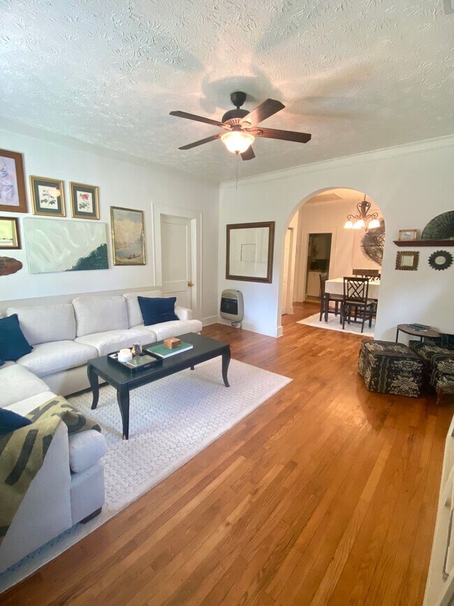 Building Photo - House in Opelika Available NOW!