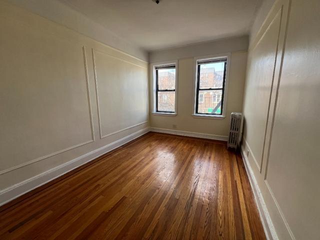 Foto del edificio - 2 bedroom in Sunnyside NY 11104