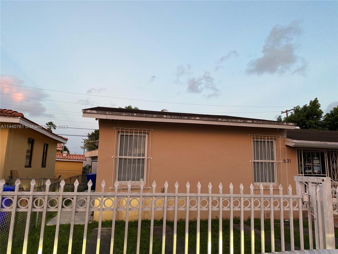 Primary Photo - 631 Tamiami Blvd