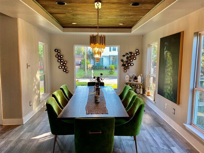 Foto del edificio - 3359 Ozark St