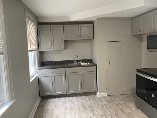 Foto del edificio - 430 S Queen St