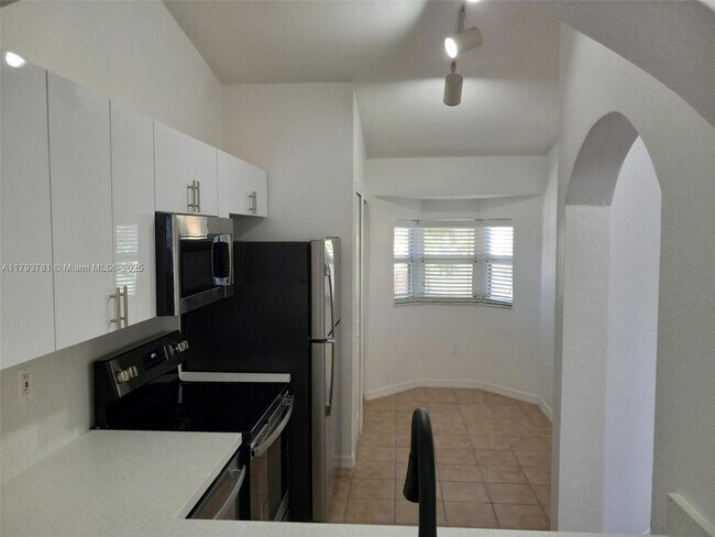 Foto del edificio - 3395 NE 9th St