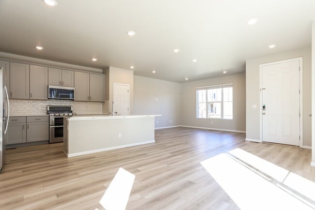 Foto del edificio - 849 Tarragon Rd