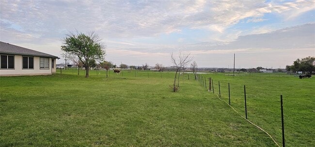 Building Photo - 16 Brenda Ln