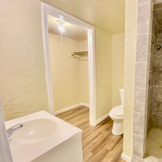 Foto del edificio - $0 First Month's Rent / $0 Deposit at Move-in