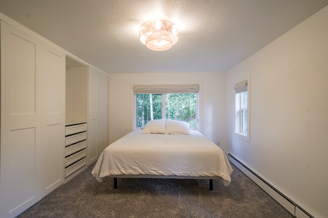 Foto del edificio - 6701 St Ives Pl