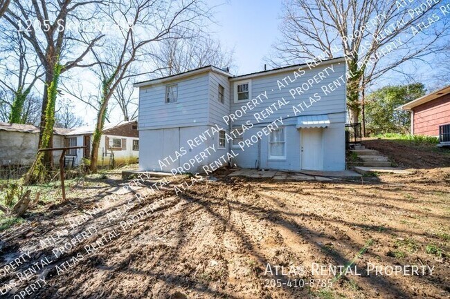 Building Photo - 1205 Skyline Dr