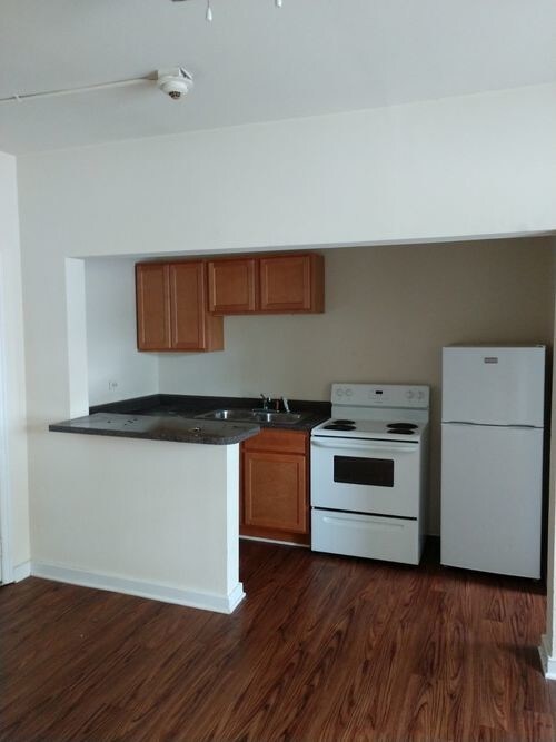 Building Photo - 6726 N Glenwood Ave