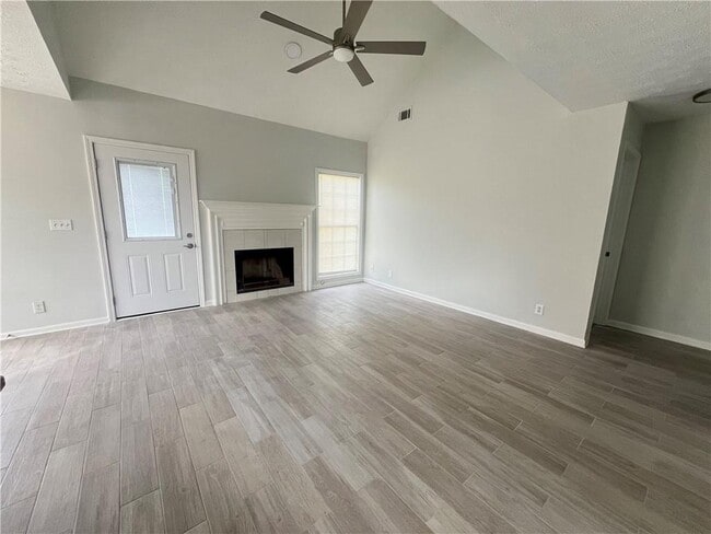 Foto del edificio - 540 Peachtree Parc Ct NE