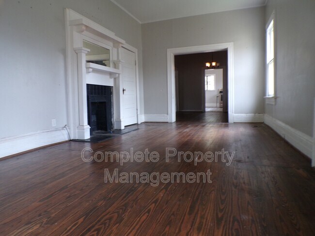 Foto del edificio - 6817 Division Ave