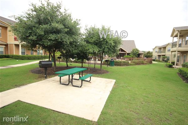 Fotografía del edificio - 8200 Micron Dr