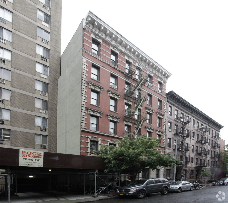 Foto principal - 329 East 13th Street