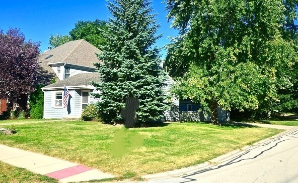 Building Photo - 1106 N Main St