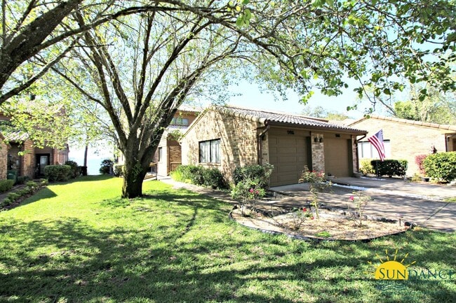 Building Photo - 906 Regatta Dr