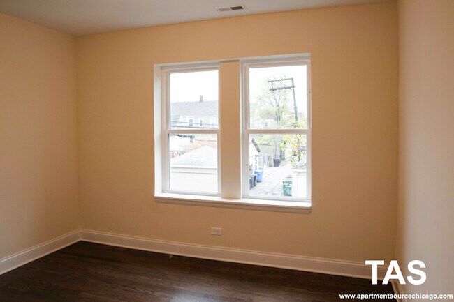 Building Photo - 2359 N Drake Ave