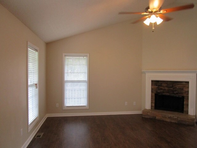 Building Photo - 172 Barrington Ln