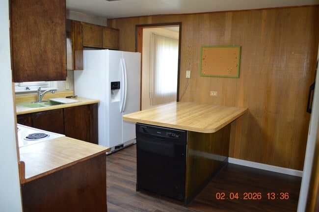 Building Photo - 22308 US-30