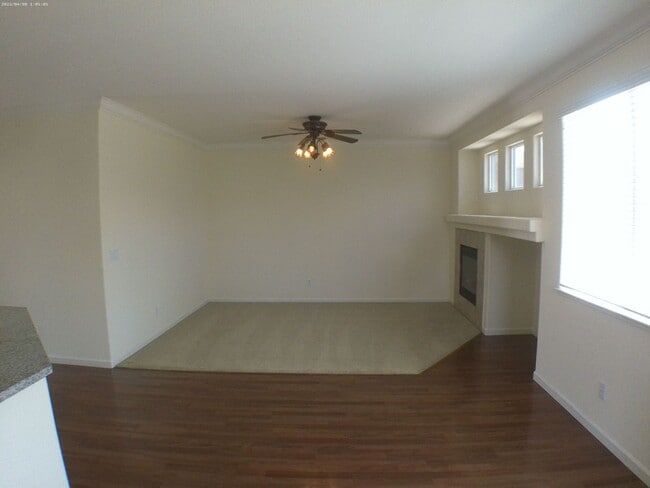 Foto del edificio - 3 Bed| 2 Bath | 1660 SF | Single Story | Tenant pays $175 monthly for WS&G