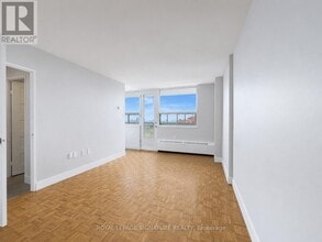 Building Photo - 1500 Bathurst St