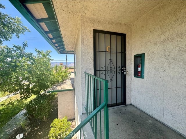 Building Photo - 426 E Lugonia Ave