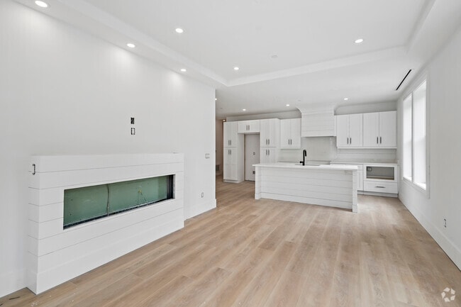 Building Photo - 156 Bedford Rd