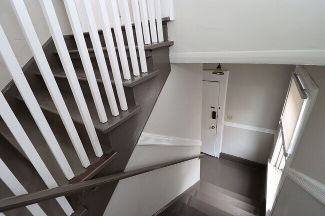 Foto del edificio - Live Near It All – 2 Bedroom Gem in Columb...