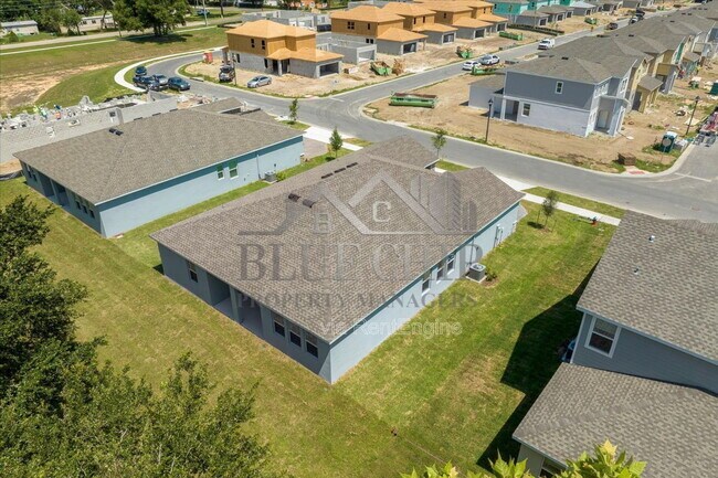 Building Photo - 3042 Country Side Dr