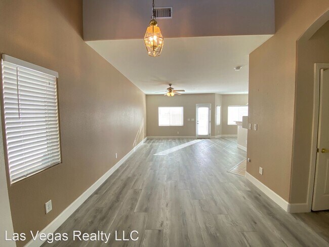 Building Photo - 3 br, 2.5 bath House - 8911 AUSTIN RIDGE AVE