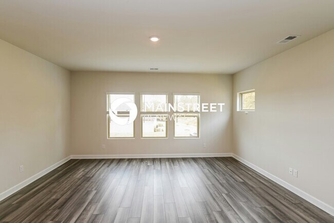 Foto del edificio - 4 Bedroom Pet-Friendly Home in Charlotte, NC with Main Street Renewal