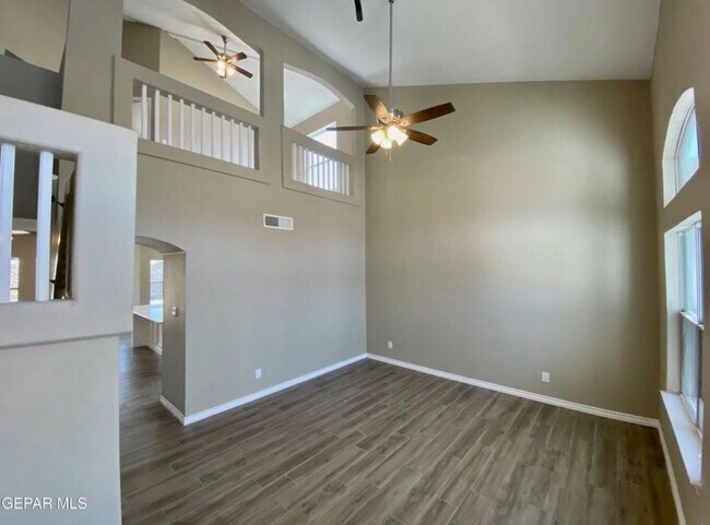 Building Photo - 753 Desert Star Dr