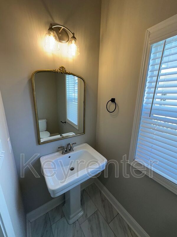 Foto del edificio - 7855 Train Station Way