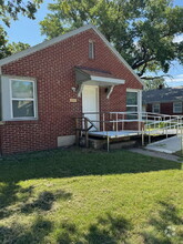 Building Photo - 632 S Hydraulic Ave