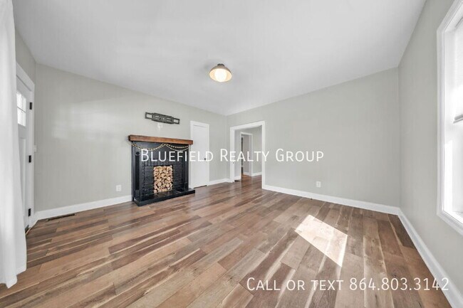 Building Photo - 800 Perry Rd