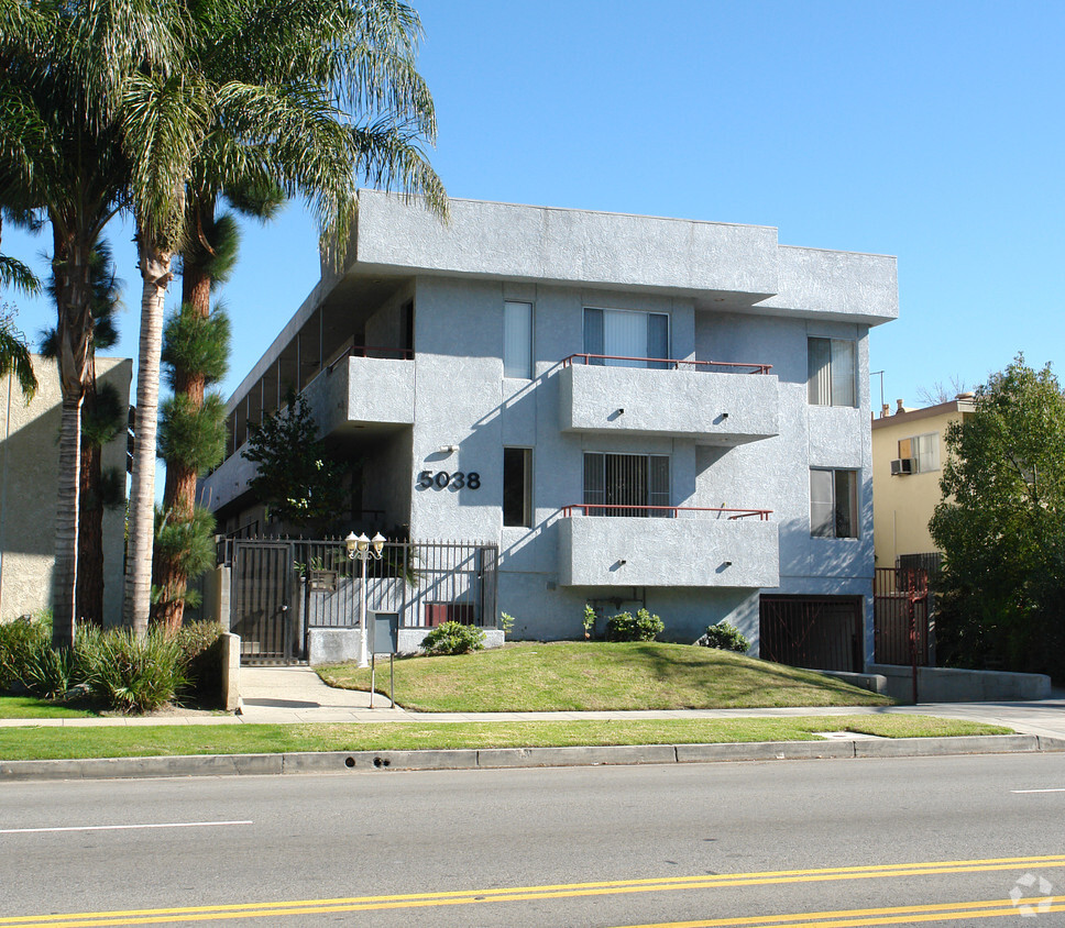 Foto del edificio - 5038 Cahuenga Blvd