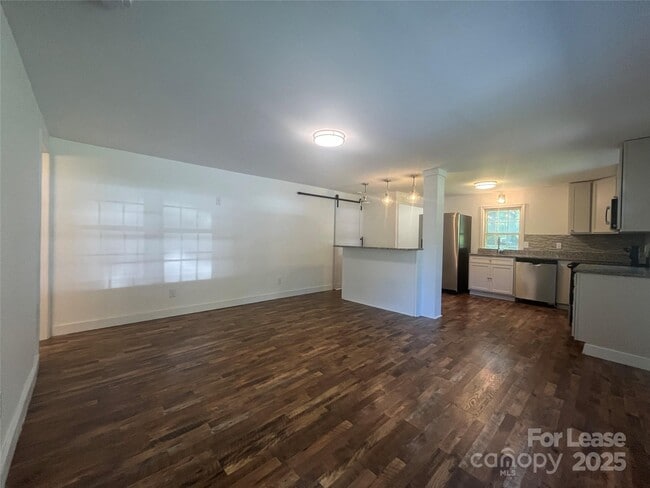 Building Photo - 2128 Hodgin St