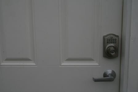 Puerta principal y lateral - 2308 Rose Dr