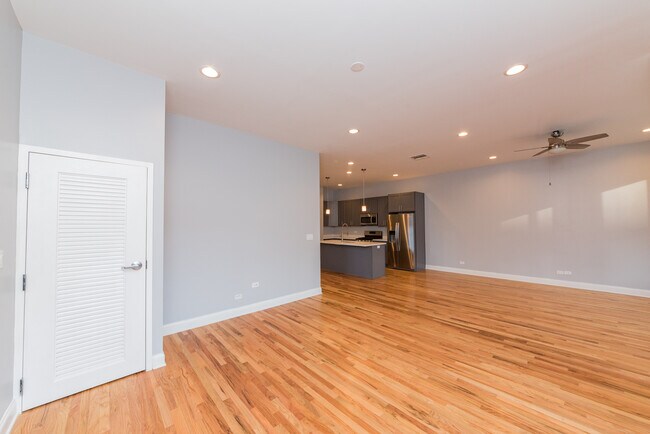 Foto del edificio - 3122 N Broadway St