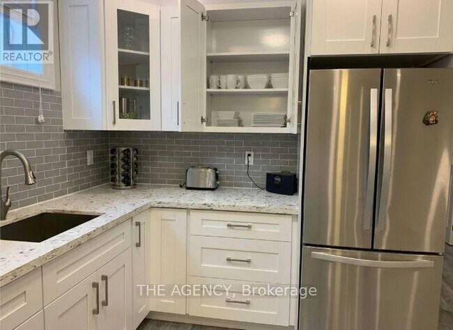 Building Photo - 12 Embro Dr