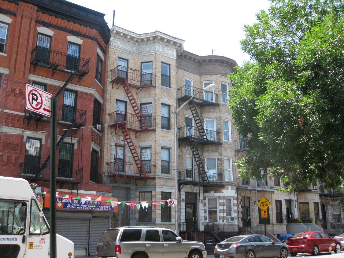 Building Photo - 786 Prospect Pl