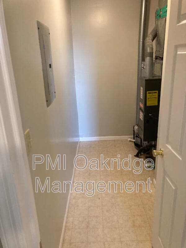 Building Photo - 462 Oxford Dr