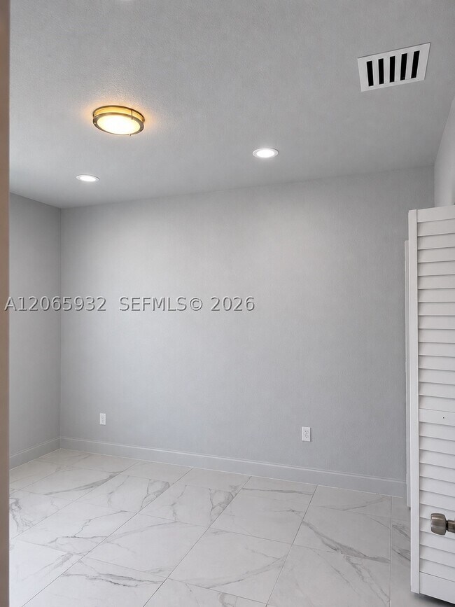 Foto del edificio - 1311 NW 52nd St