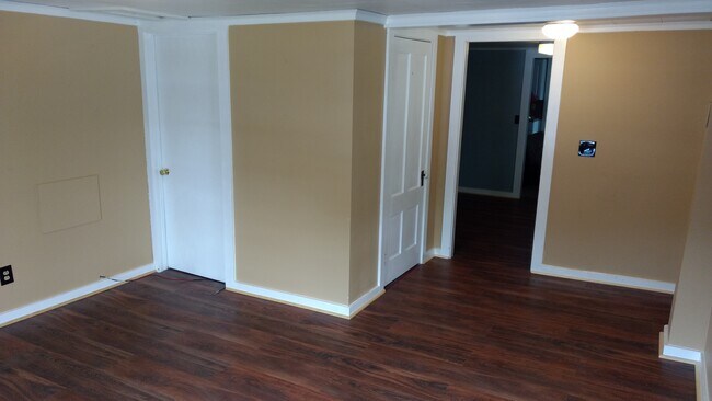 Building Photo - 46 Main St