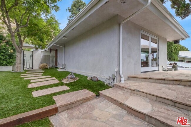 Building Photo - 7204 Chelan Way
